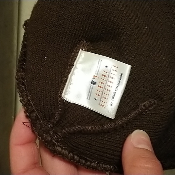 NY Yankees winter hat - Picture 2 of 5